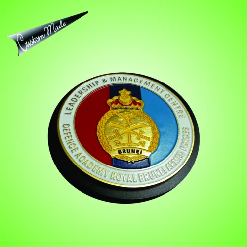 Wooden Paper Weight With Casting Motif